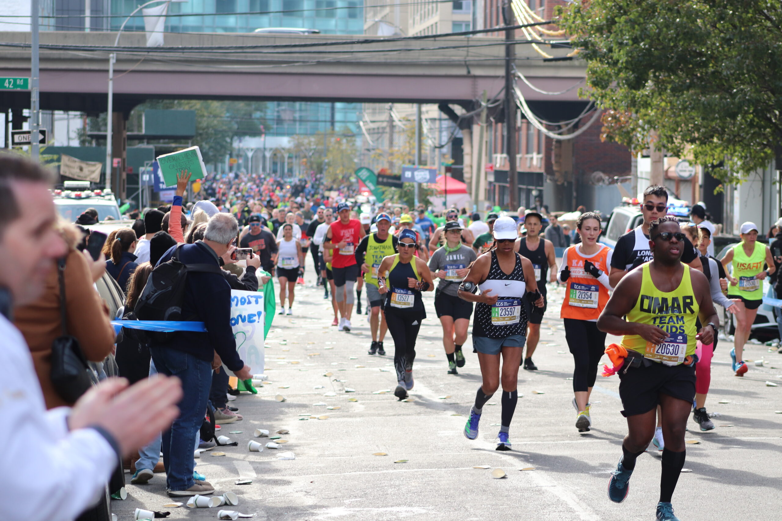 Runners at the Queens section of the 2021 New York City marathon route (Photo by Michael Dorgan, The Long Hall Podcast)