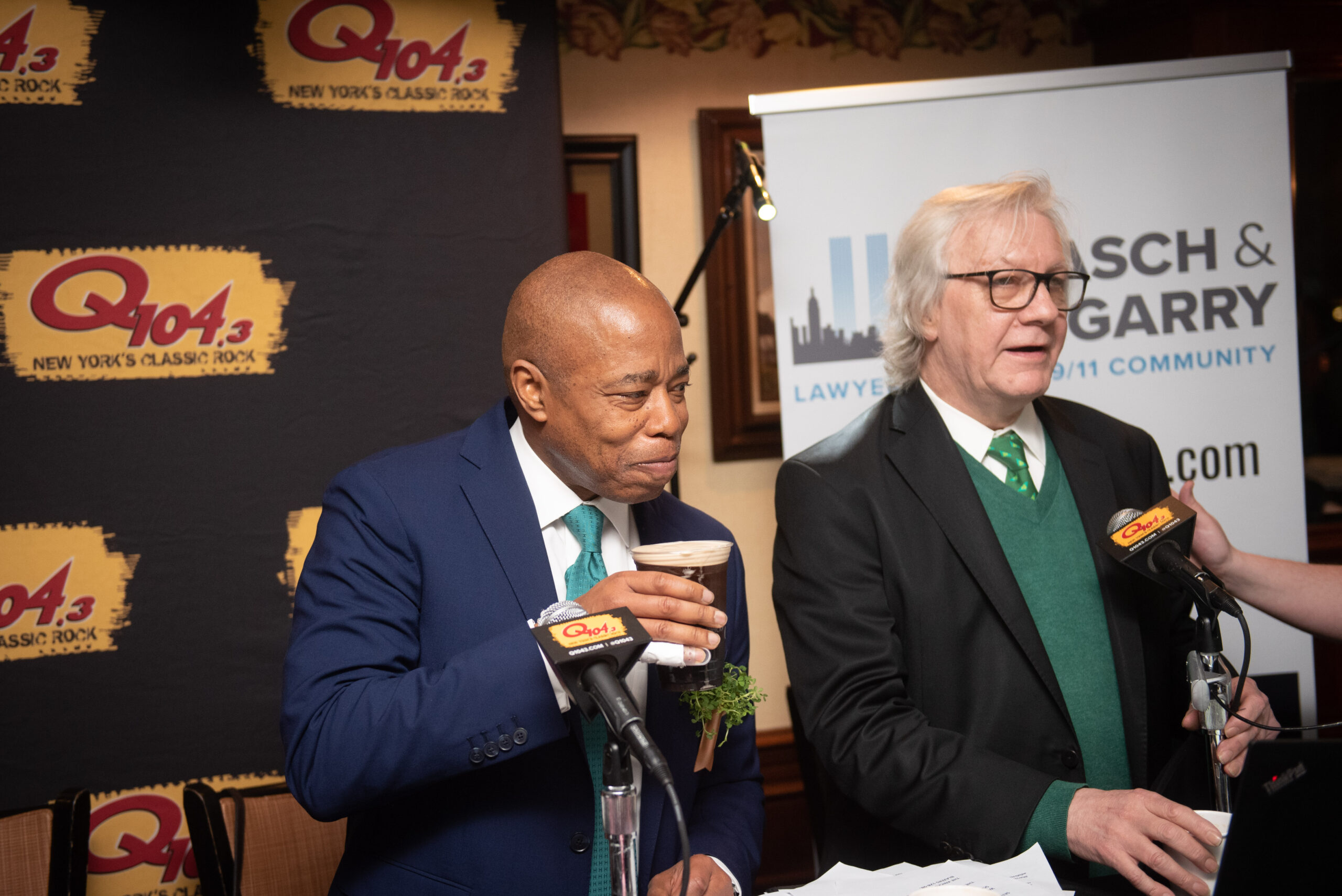 Mayor Eric Adams visits Connolly's Pub in Midtown before marching in St. Patrick’s Day Parade on Fifth Avenue in Manhattan on Thursday, March 17, 2022. Michael Appleton/Mayoral Photography Office